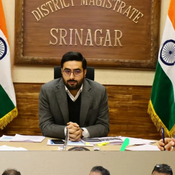 DC Srinagar Reviews ABHA ID Drive, Pushes for Faster Digital Health Coverage