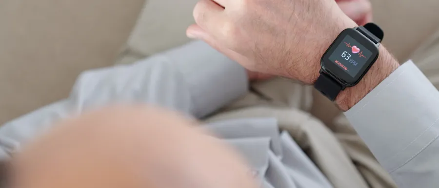 apple-watch-may-soon-track-blood-sugar-with-new-breath-based-sensor