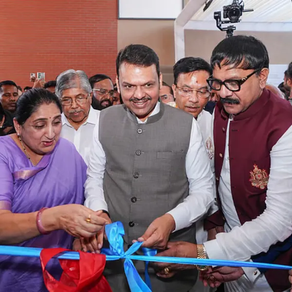 CM Fadnavis Inaugurates 150-Bed Apulki Medical Centre in Baner for Affordable Cancer Care