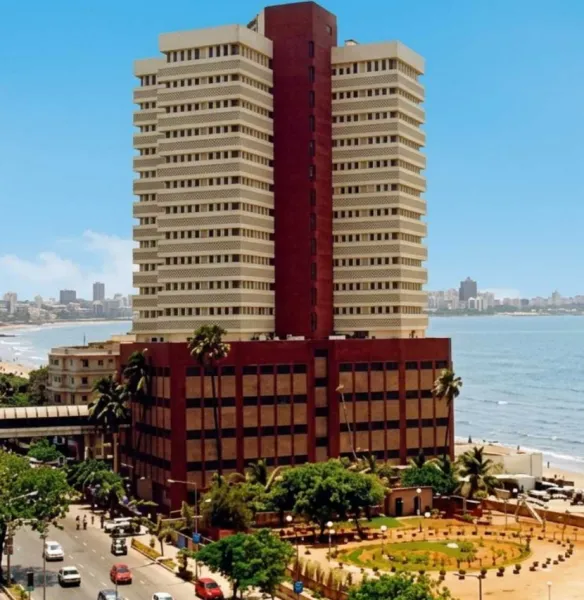 P D Hinduja Hospital Introduces Robotic-Assisted Knee and Hip Replacement System