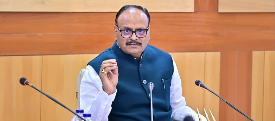 up-deputy-cm-proposes-model-hospital-with-modern-technology-to-raise-healthcare-standards