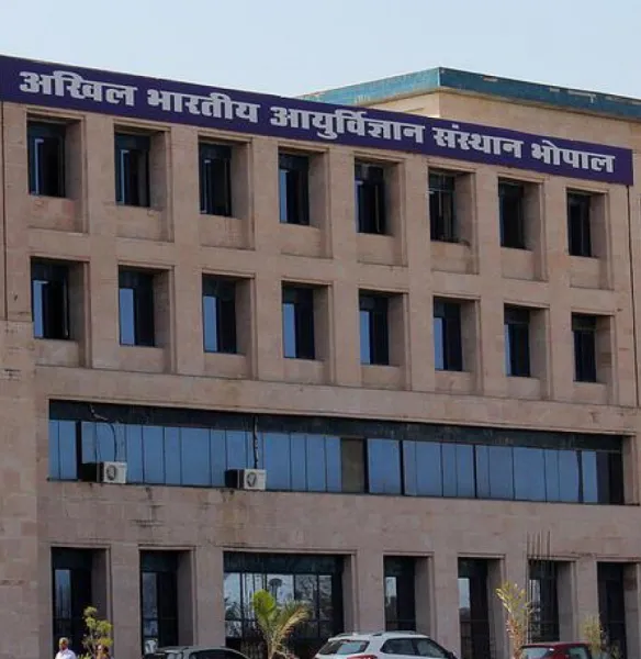 AIIMS Bhopal Expands Digital Services, Plans PET-CT, Gamma Knife & Robotic Surgery