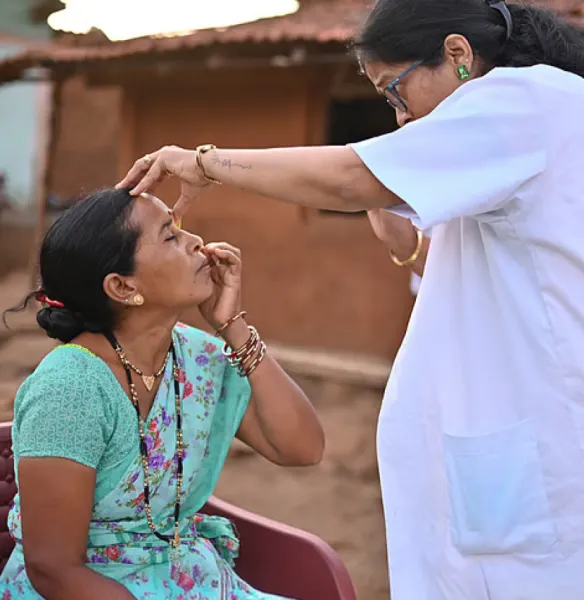 Aravind Eye Hospital Doctor Develops Low-Cost Smartphone Tool for Remote Cataract Detection