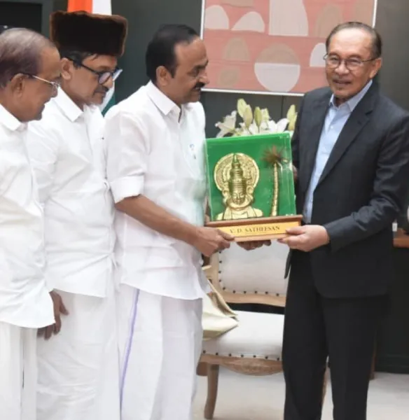 Kerala & Malaysia Explore Investment Opportunities in Healthcare & Other Sectors