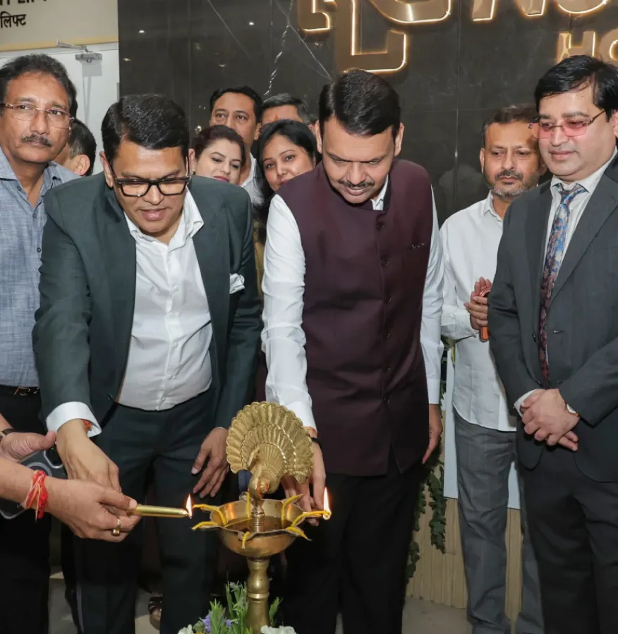 maharashtra-cm-unveils-newera-hospitals-300-bed-facility-in-nagpur
